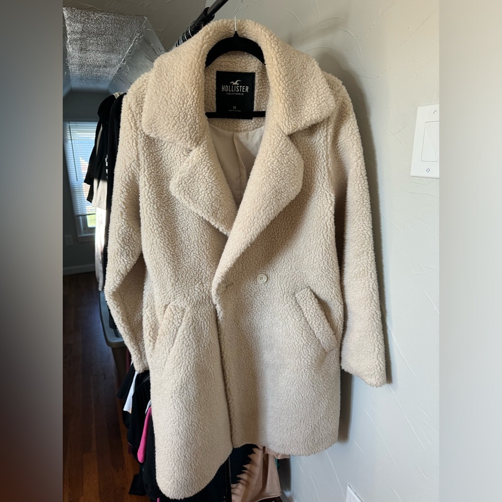 Hollister Teddy Coat Size M Cream / White